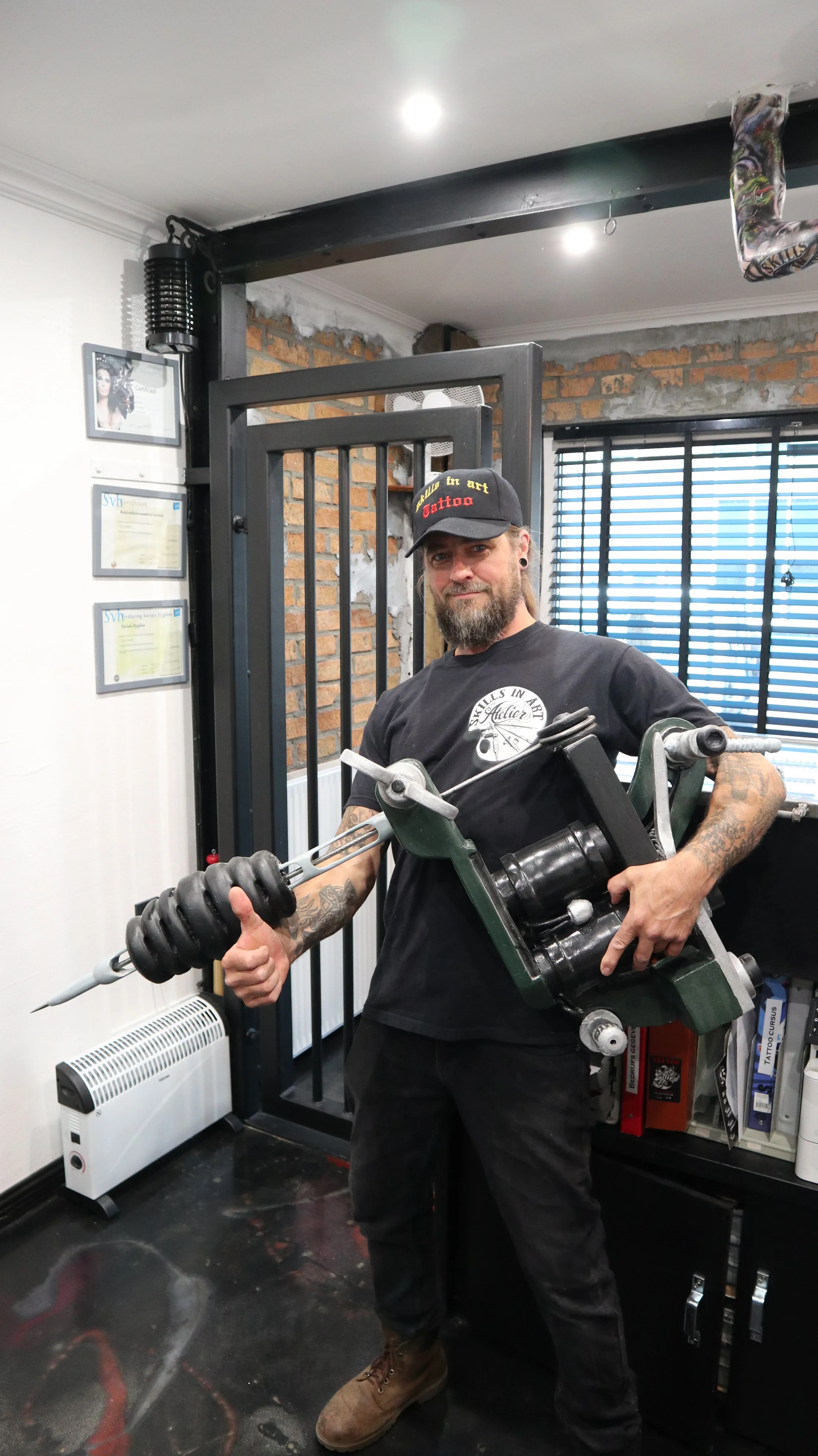 Stefan in de tattoo studio